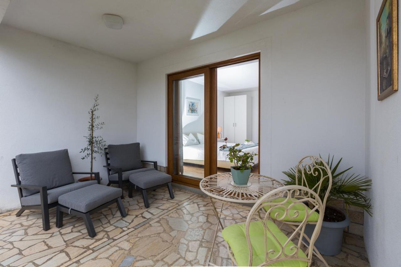 Apartments Zomzi Пореч Екстериор снимка