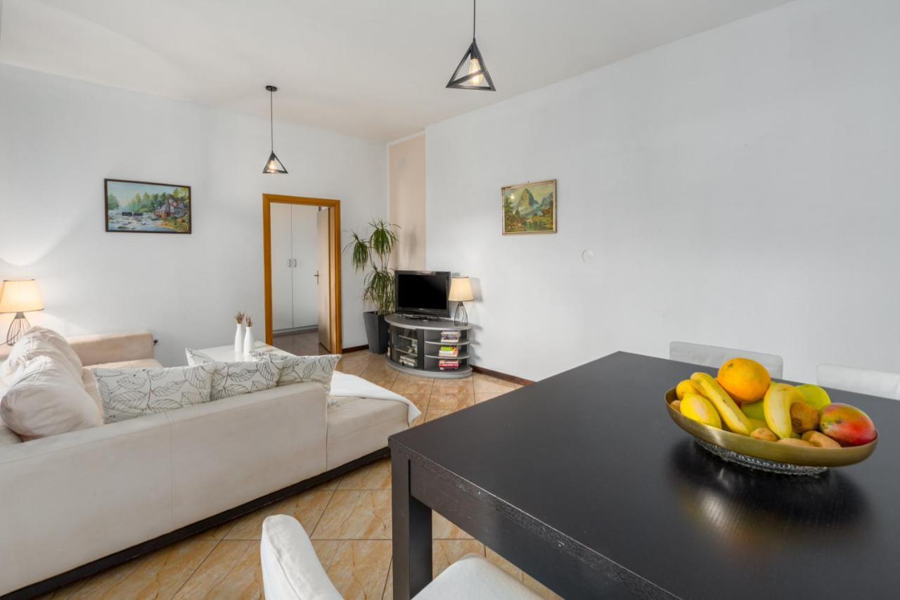 Apartments Zomzi Пореч Екстериор снимка