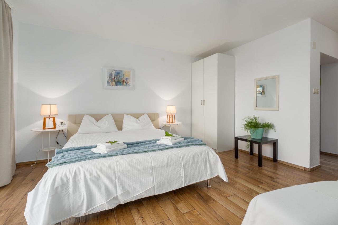 Apartments Zomzi Пореч Екстериор снимка