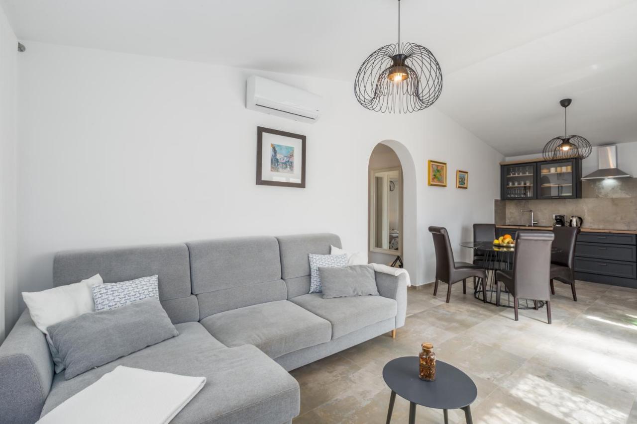 Apartments Zomzi Пореч Екстериор снимка