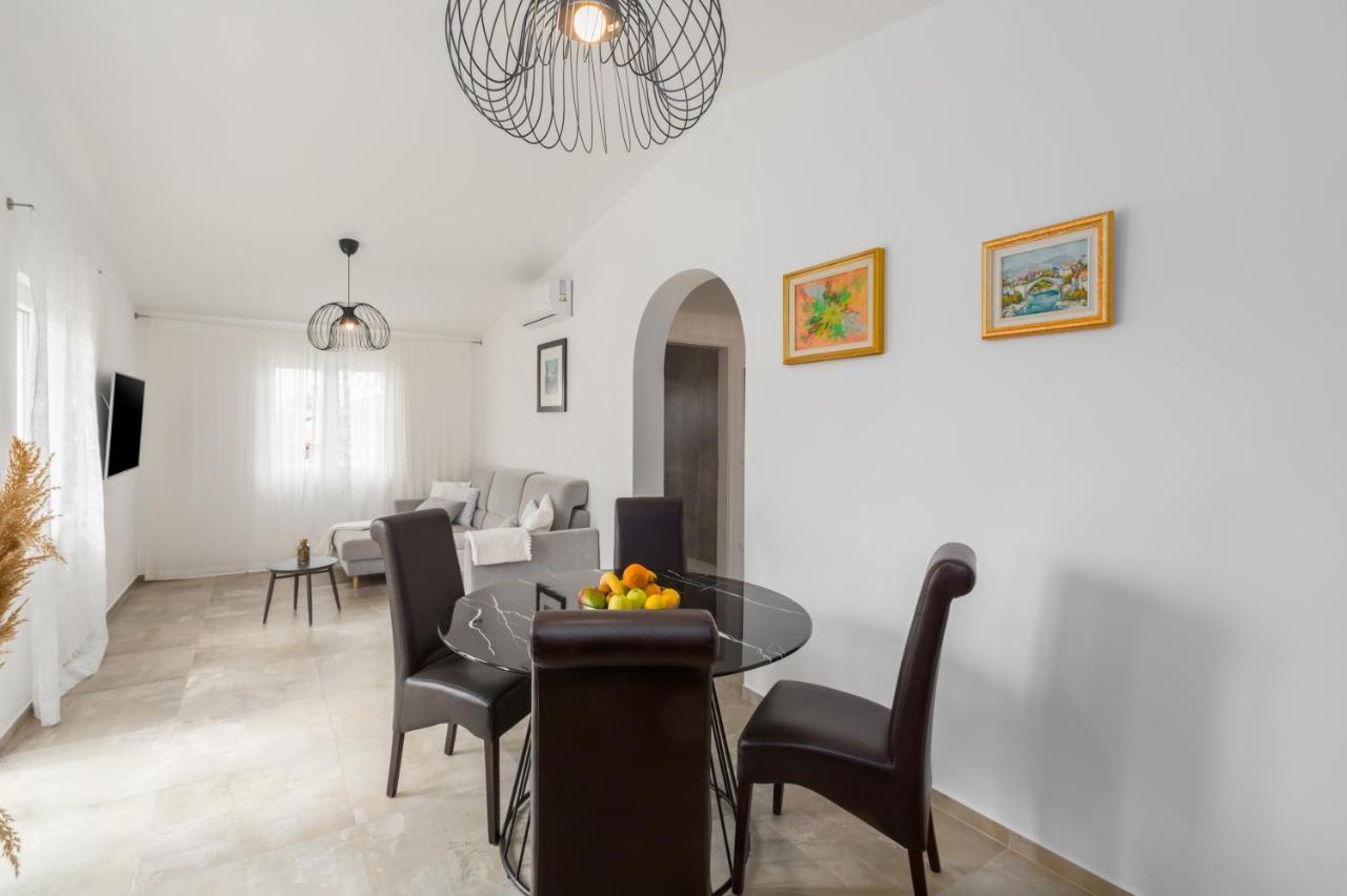Apartments Zomzi Пореч Екстериор снимка