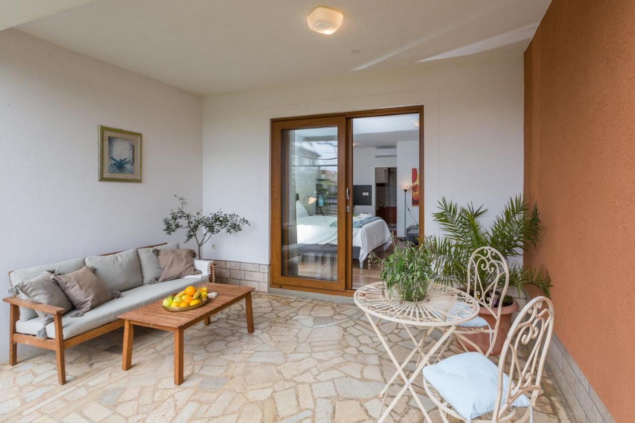 Apartments Zomzi Пореч Екстериор снимка