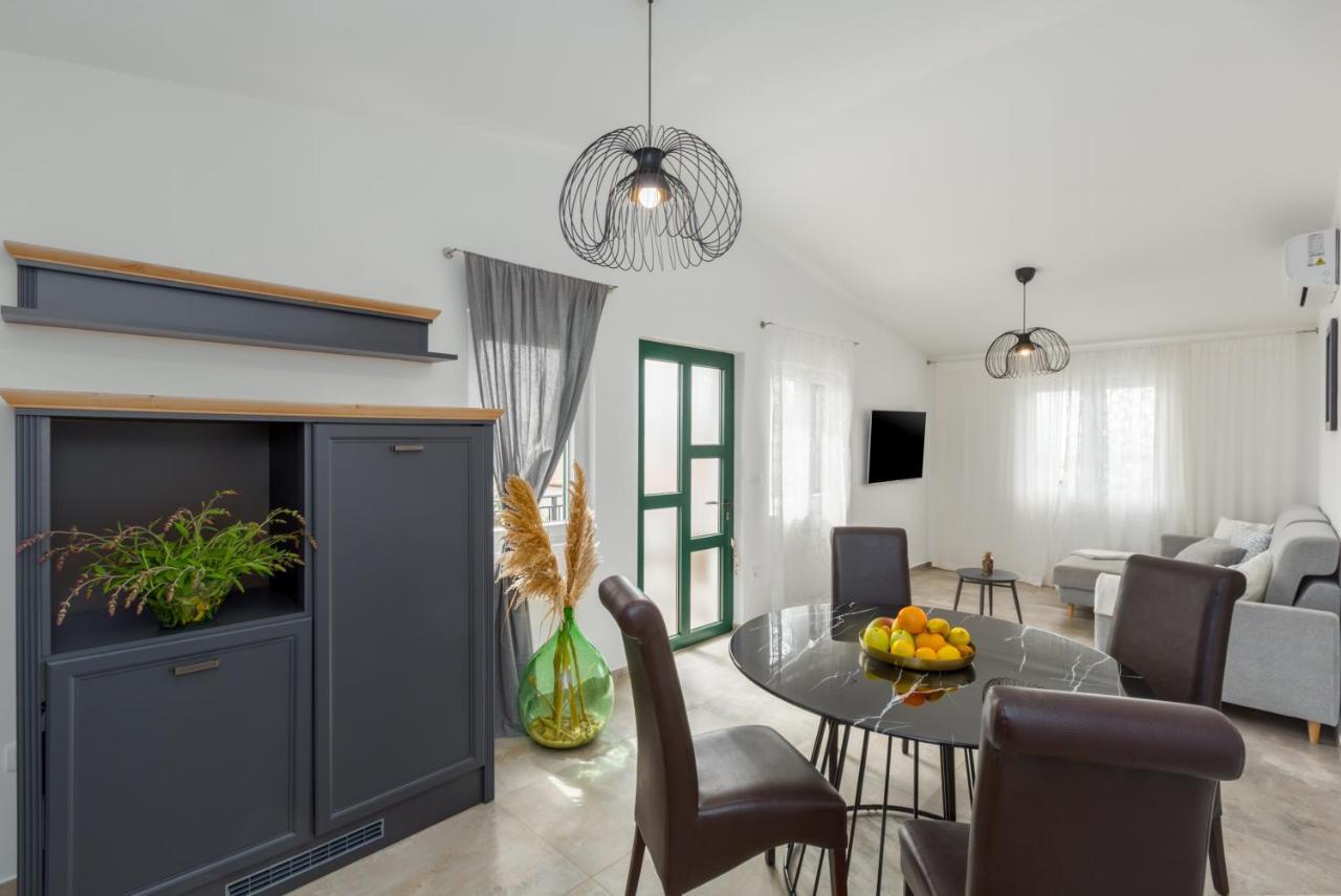Apartments Zomzi Пореч Екстериор снимка