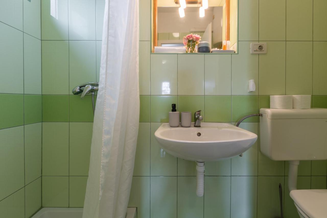 Apartments Zomzi Пореч Екстериор снимка