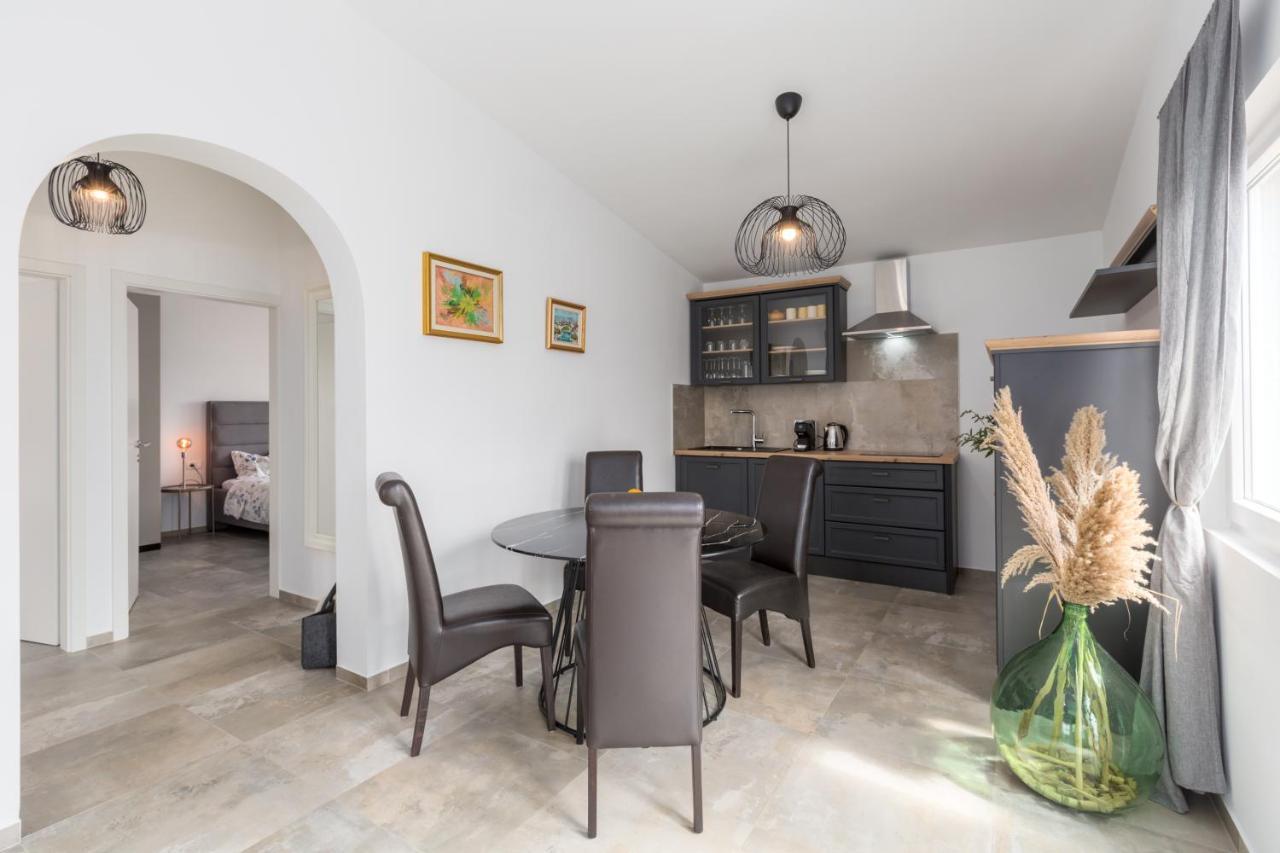 Apartments Zomzi Пореч Екстериор снимка